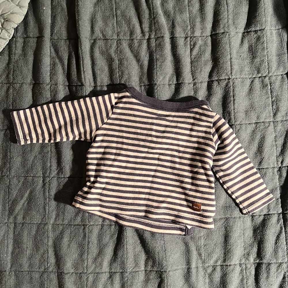 Navy and white stripe top with kimono style cross-body snap opening. EUC - Picture 2 of 3